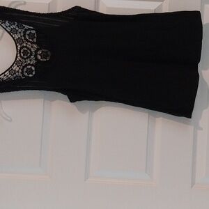 Cotton/poly sleeveless tank.